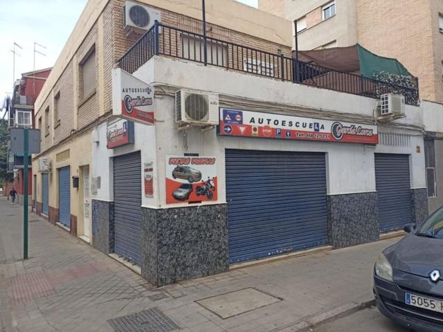 Local comercial en alquiler en Granada, Zaidin photo 0