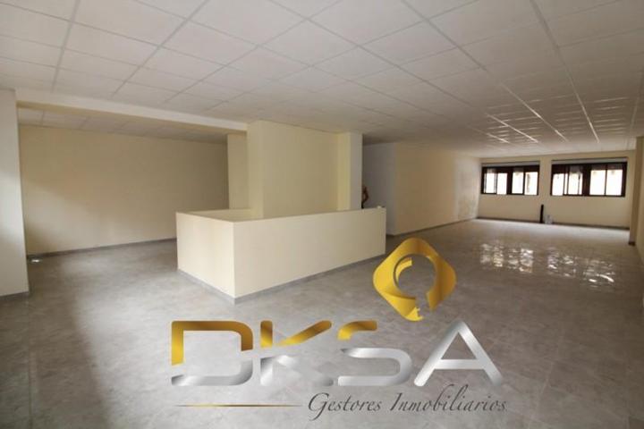 Local comercial en alquiler en Villarreal, Av. Francisco Tarrega photo 0