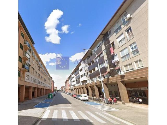 Local comercial en alquiler en Cáceres photo 0