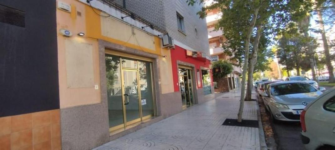Local comercial en alquiler en Badajoz, Valdepasillas photo 0