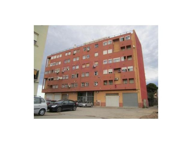 Local comercial en alquiler en Valencia, Els Orriols photo 0