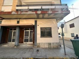 Local comercial en alquiler en Carlet, Zona colegio san bernat photo 0