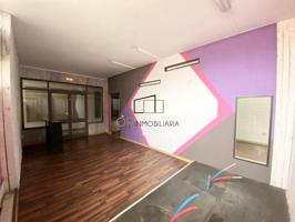 Local comercial en alquiler en Santa Margarida i els Monjos, 3 Pins photo 0