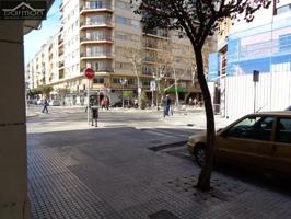 Local comercial en alquiler en Gandia, Paseo Germanías photo 0