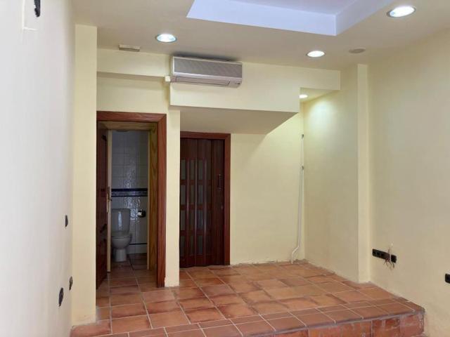 Local comercial en alquiler en Granada, Centro photo 0