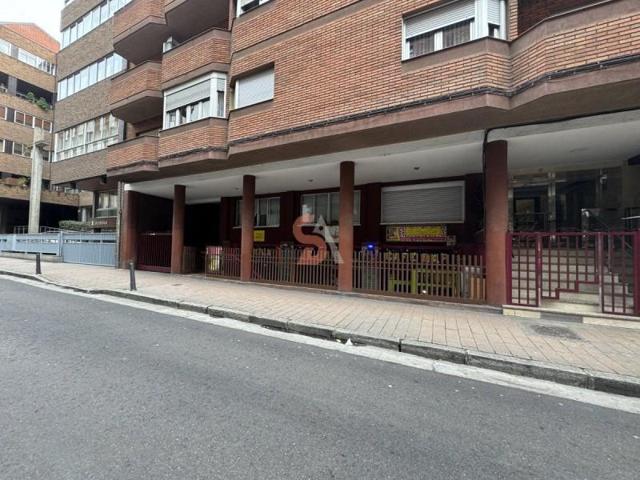 Local comercial en alquiler en Valladolid, Centro photo 0