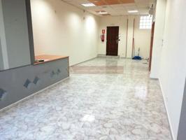 Local comercial en alquiler en Logroño, Piqueras photo 0