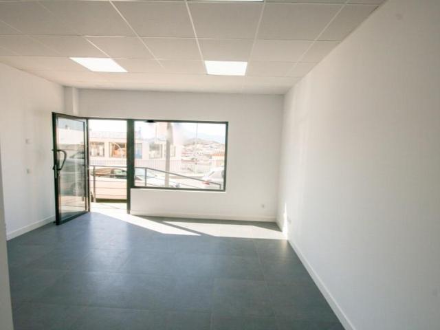 Local comercial en alquiler en Coín photo 0