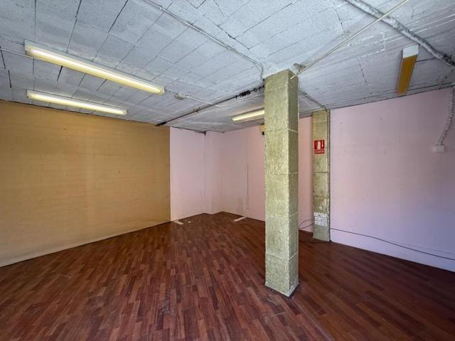 Local comercial en alquiler en Zubia, CAMINO GOJAR photo 0