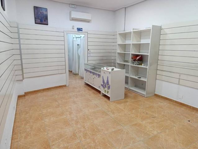 Local comercial en alquiler en Valladolid, Santa Cruz photo 0