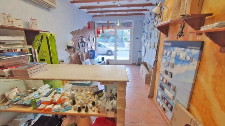 Local comercial en alquiler en Petrer, 9 de Octubre photo 0