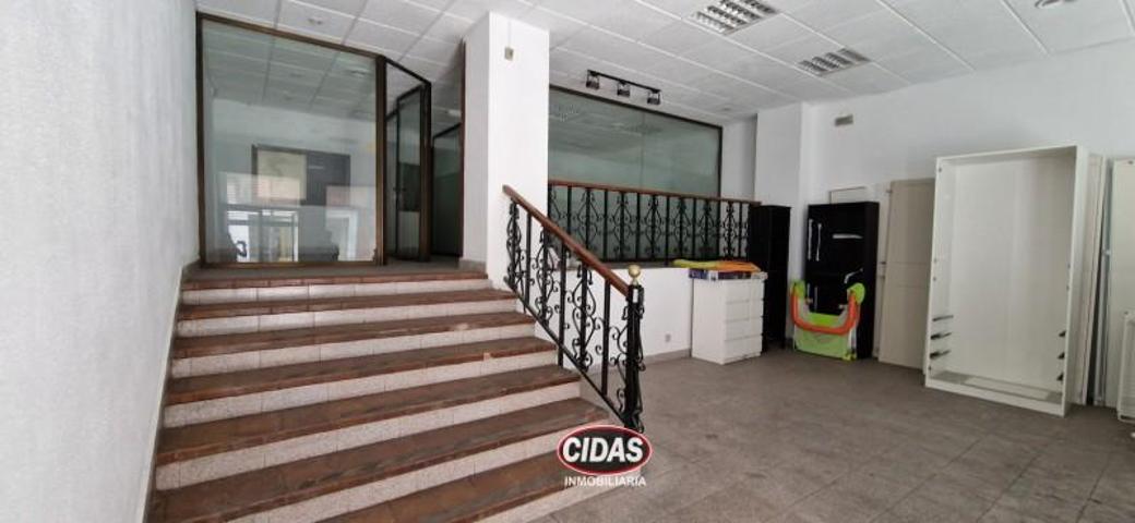 Local comercial en alquiler en Oviedo, Oviedo photo 0