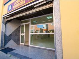 Local comercial en alquiler en La Rinconada photo 0
