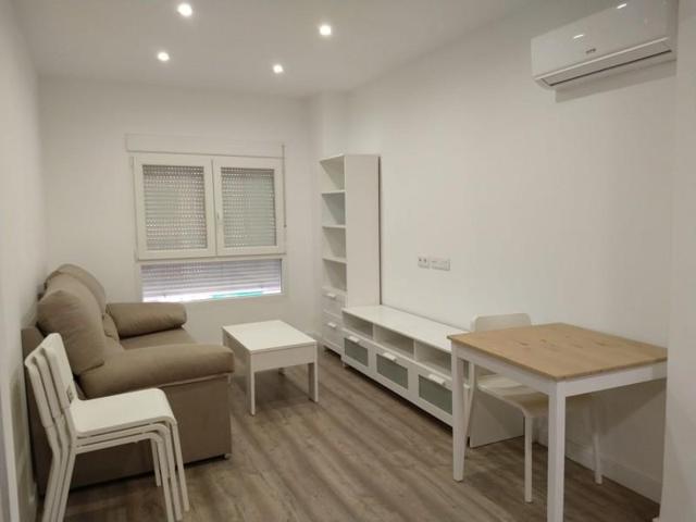 Apartamento en alquiler en Murcia, Barrio del Carmen photo 0