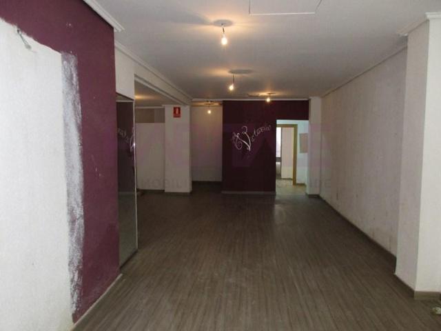 Local comercial en alquiler en Llíria photo 0