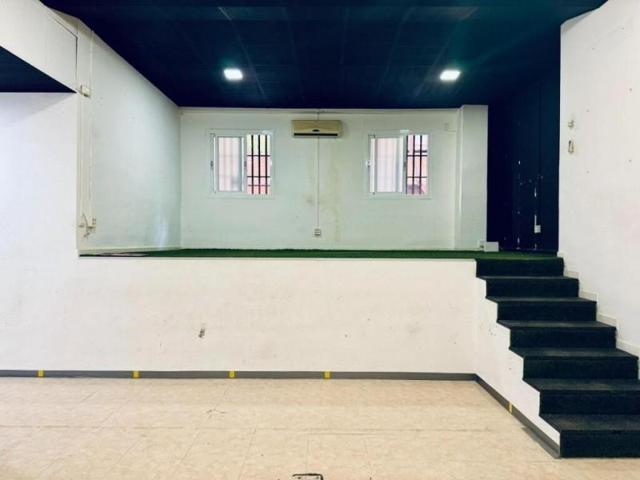 Local comercial en alquiler en Mislata photo 0