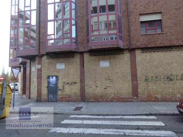 Local comercial en alquiler en León photo 0