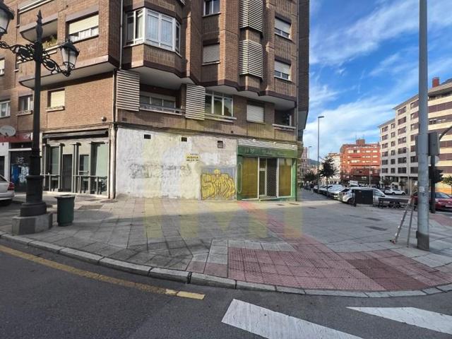 Local comercial en alquiler en Oviedo, La Ería photo 0