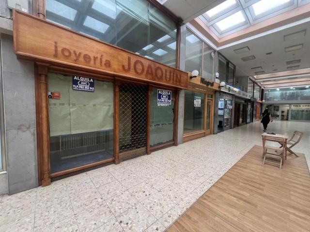 Local comercial en alquiler en Lugo, Centro photo 0