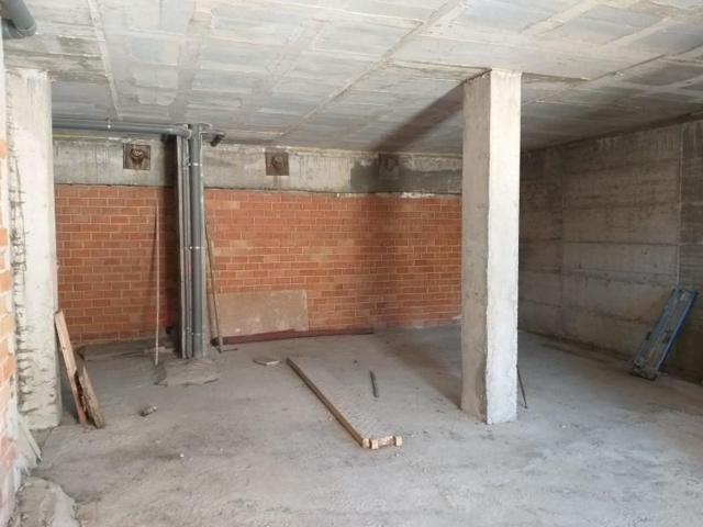 Local comercial en alquiler en Coín photo 0