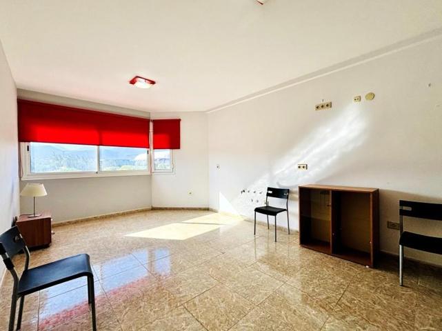 Oficina en alquiler en Santa Lucía de Tirajana, Paredilla photo 0