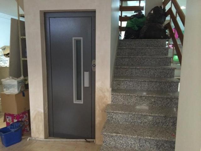 Local comercial en alquiler en Huétor Tájar, CENTRO photo 0