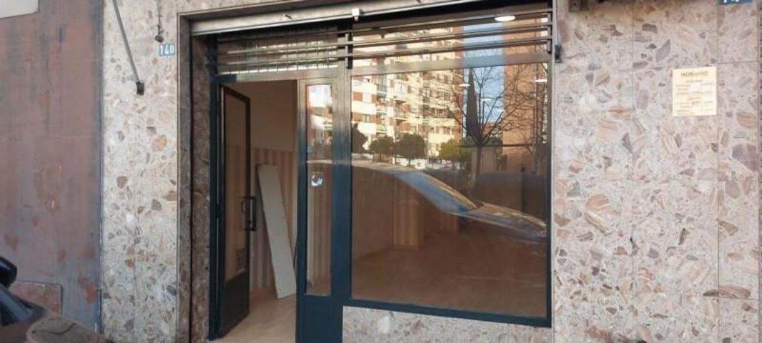 Local comercial en alquiler en Badajoz, Sta. Marina photo 0