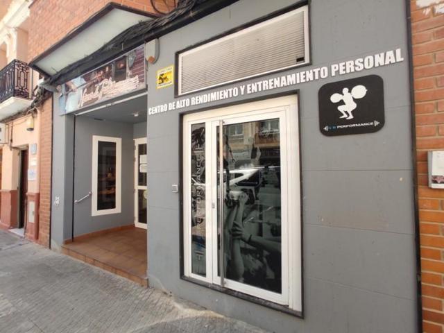 Local comercial en alquiler en Almansa, San Roque photo 0