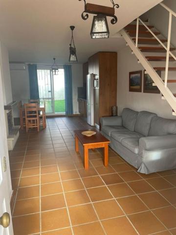 Adosada en alquiler en El Pedroso, Sierra norte photo 0