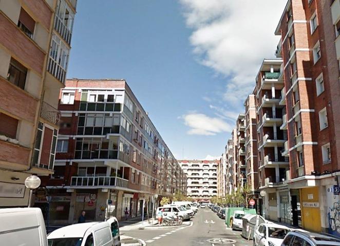 Local comercial en alquiler en Vitoria-Gasteiz, Coronacion photo 0