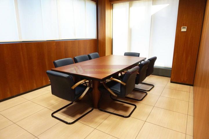 Oficina en alquiler en Logroño, La Cava photo 0