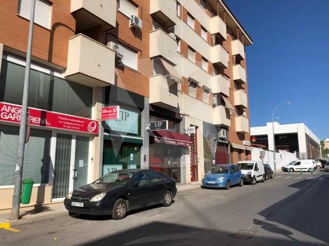 Local comercial en alquiler en Badajoz photo 0