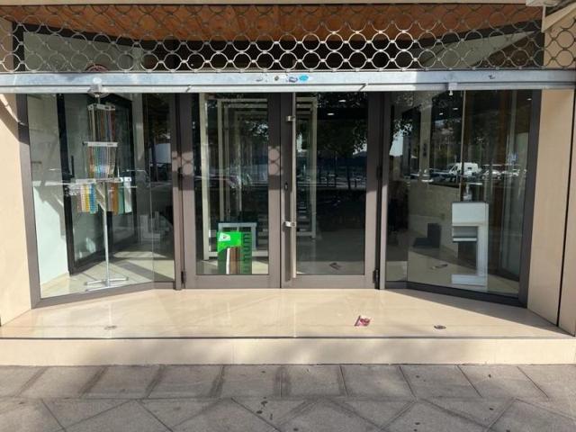 Local comercial en alquiler en Granada, Estacion de autobuses photo 0