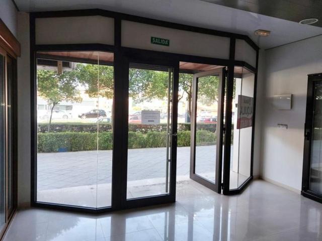 Local comercial en alquiler en Granada, Granada photo 0