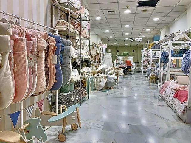 Local comercial en alquiler en Lucena, Calle Las Tiendas, 14900 photo 0