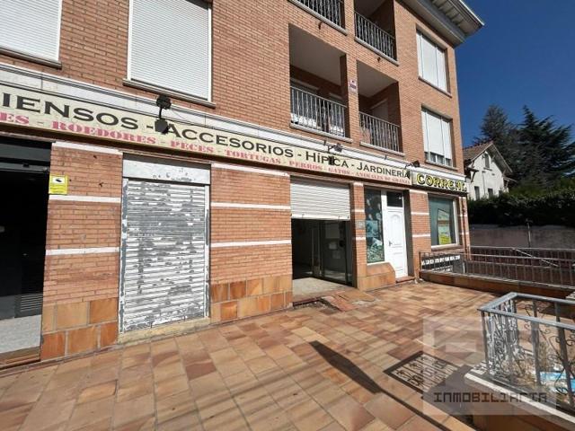 Local comercial en alquiler en Las Navas del Marqués photo 0