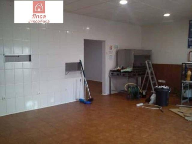 Local comercial en alquiler en Puebla de la Calzada, Centro photo 0