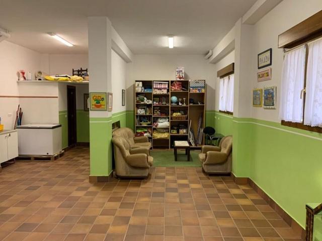 Local comercial en alquiler en Sarón, Los salces photo 0