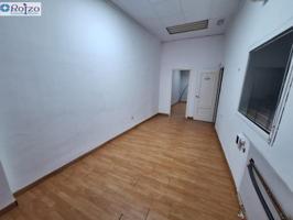 Local comercial en alquiler en Torrijos, Centrico photo 0