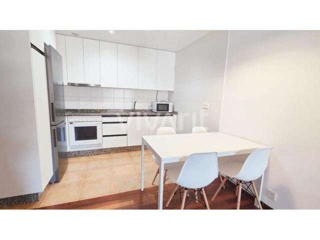 Piso en alquiler en Ribeira photo 0