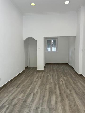 Local comercial en alquiler en Segovia, UNIVERSIDAD photo 0