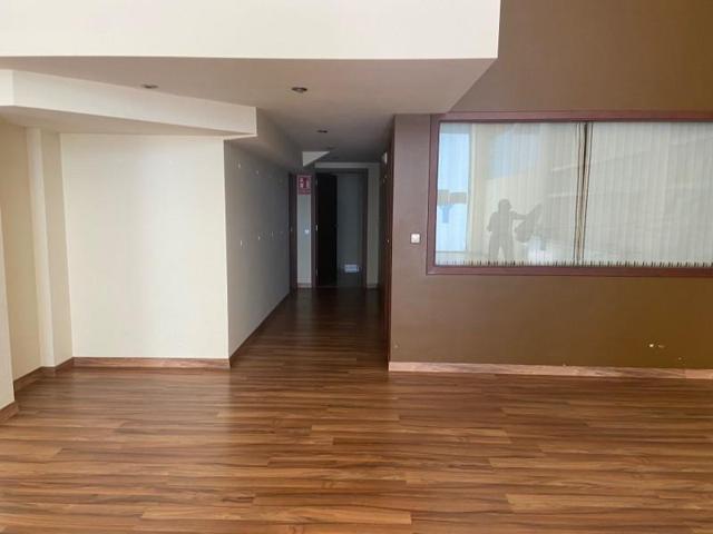 Local comercial en alquiler en Lalín photo 0