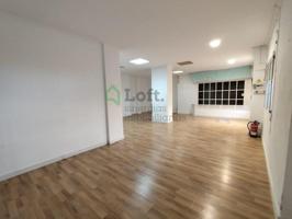 Local comercial en alquiler en Badajoz, San Fernando photo 0