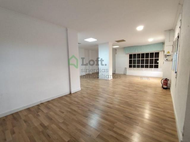 Local comercial en alquiler en Badajoz, San Fernando photo 0