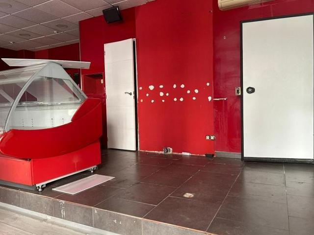 Local comercial en alquiler en Cáceres, VIVERO photo 0