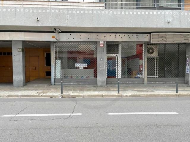 Local comercial en alquiler en Terrassa, Sant Pere photo 0
