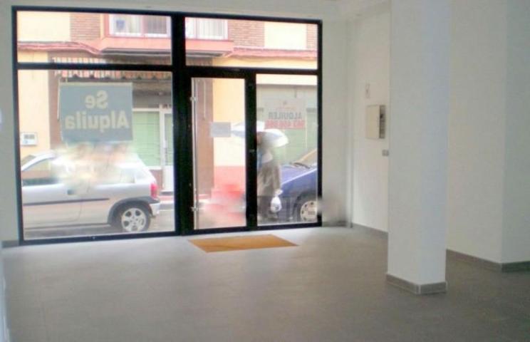Local comercial en alquiler en Valladolid, Delicias photo 0