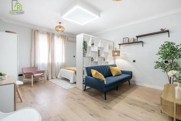 Apartamento en alquiler en Granada, El serrallo photo 0