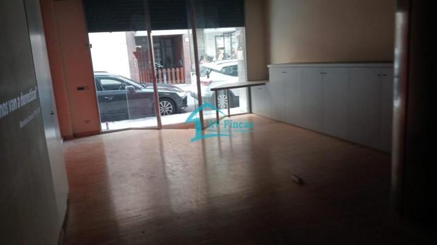 Local comercial en alquiler en Sant Boi de Llobregat, La Muntanyeta photo 0