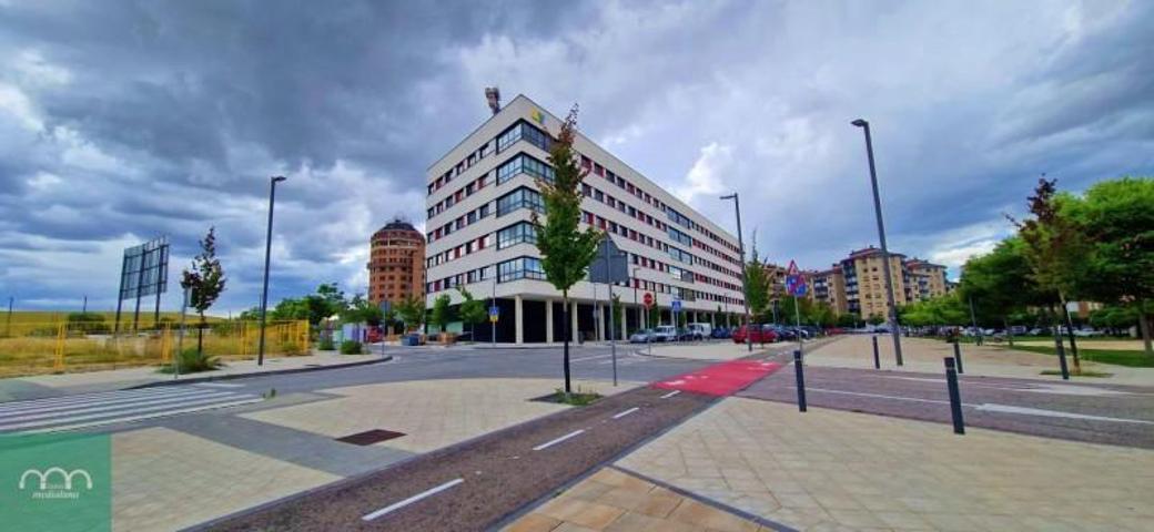 Local comercial en alquiler en Pamplona, El Sadar photo 0